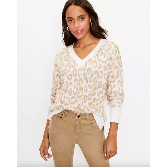 LOFT White Tan Leopard Print V-neck Cozy Wool Blend Pullover Sweater Jumper - Picture 1 of 7